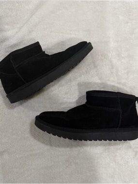 Black Women's Suede Ankle Boots - Classic Comfort